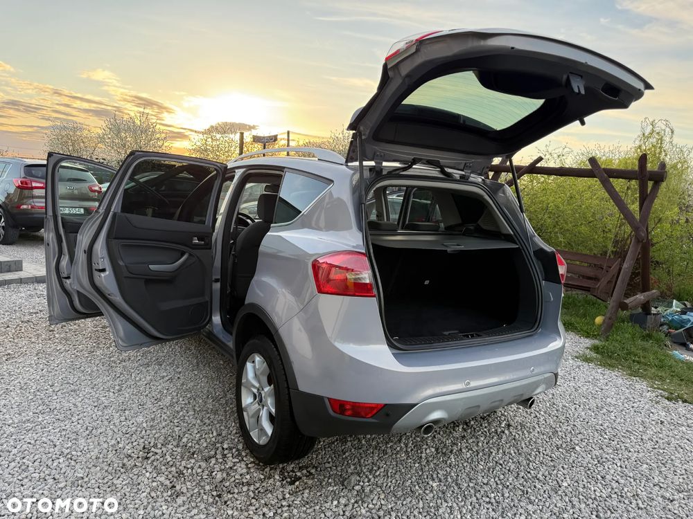 Ford Kuga 2.0 TDCi 2x4 Titanium - 21