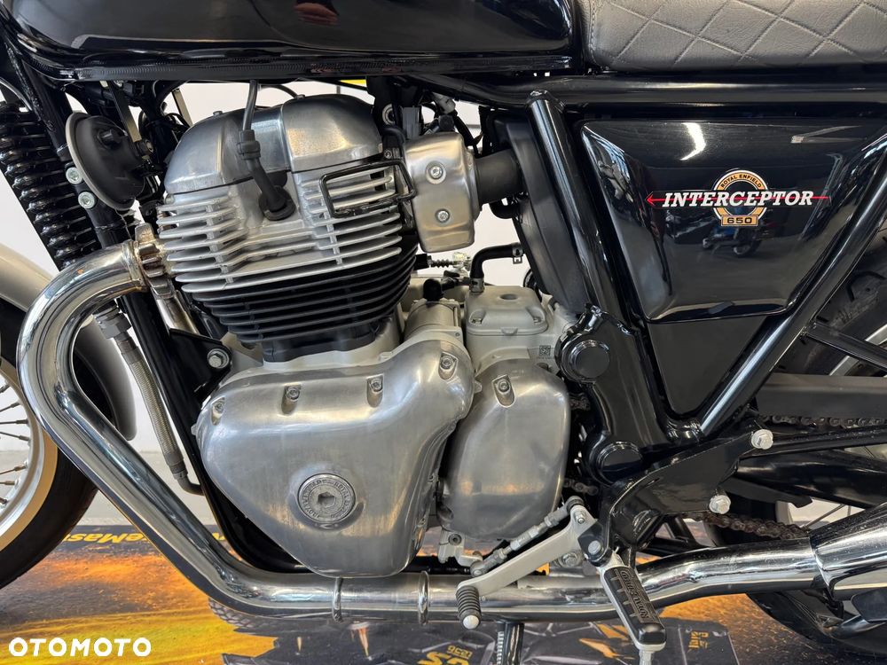 Royal Enfield Interceptor - 23