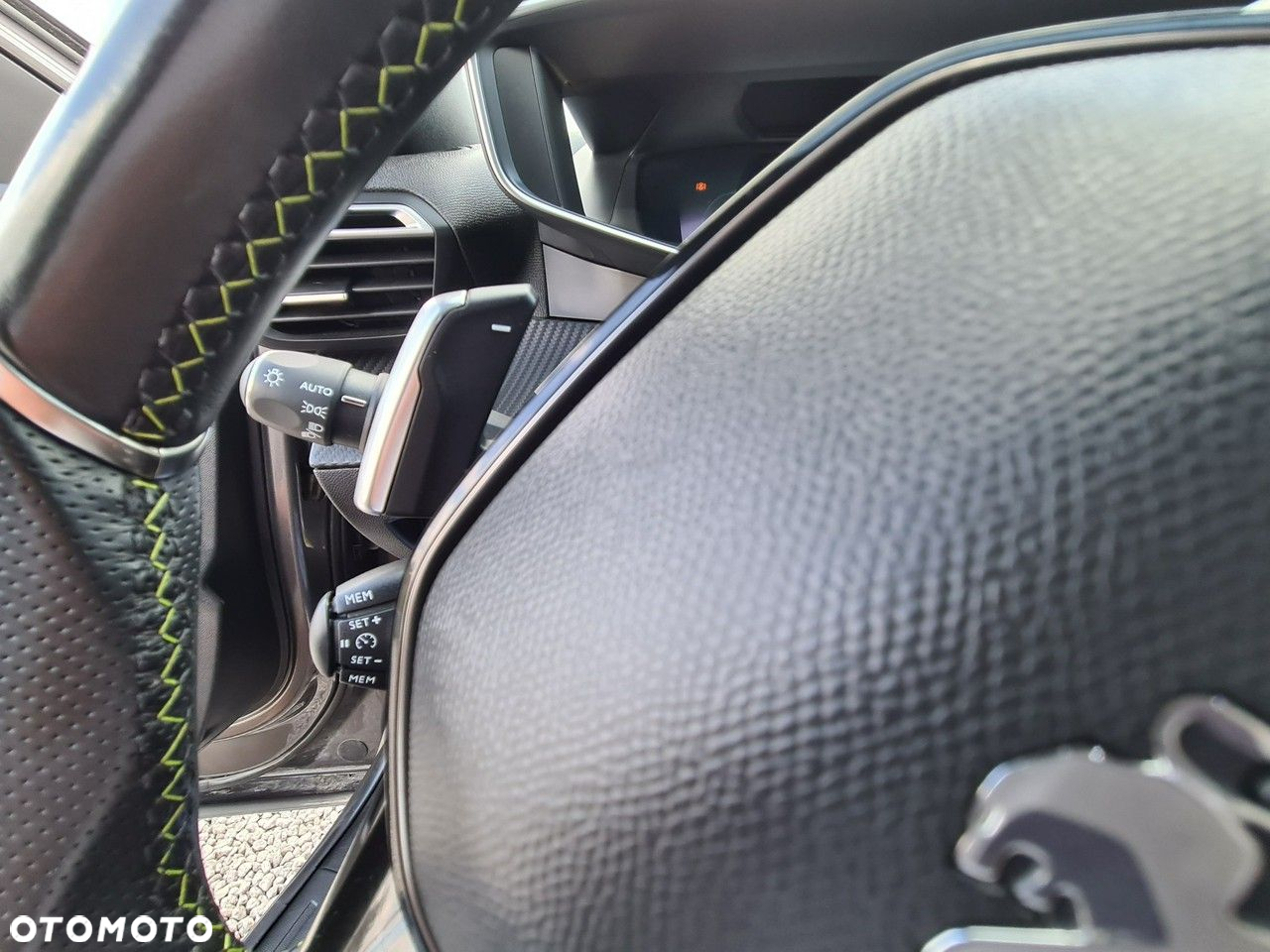Peugeot 2008 1.5 BlueHDi GT S&S EAT8 - 26