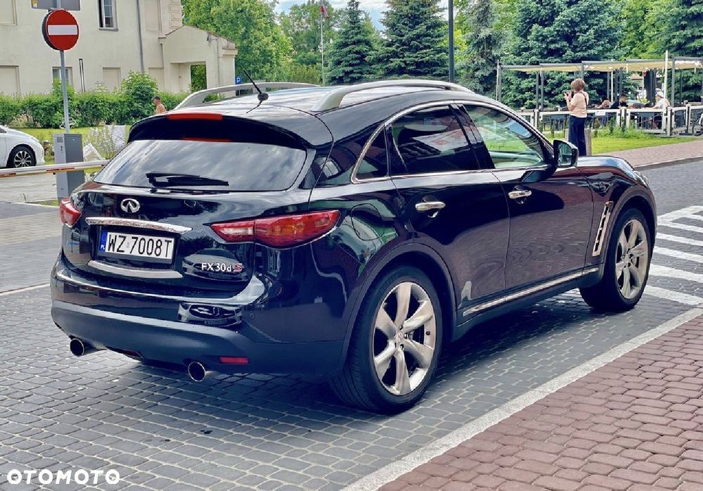 Infiniti FX FX30d S Premium - 4