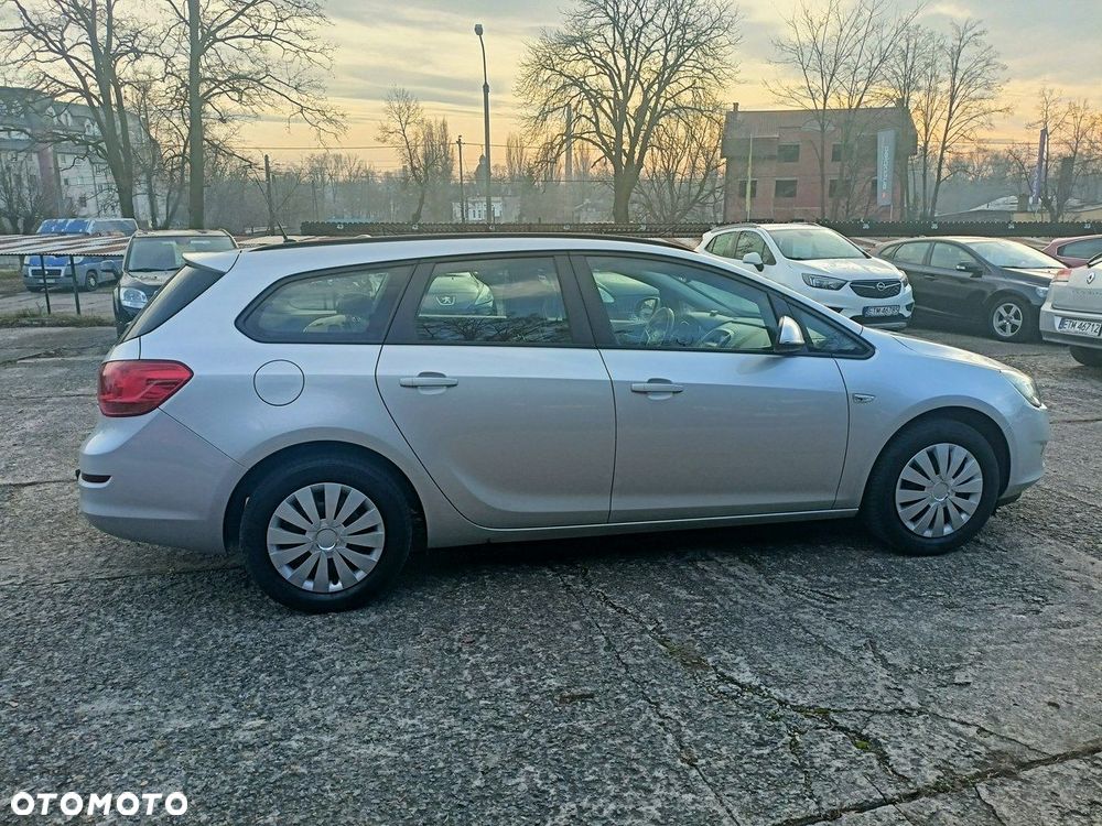 Opel Astra 1.4 ecoFLEX - 9