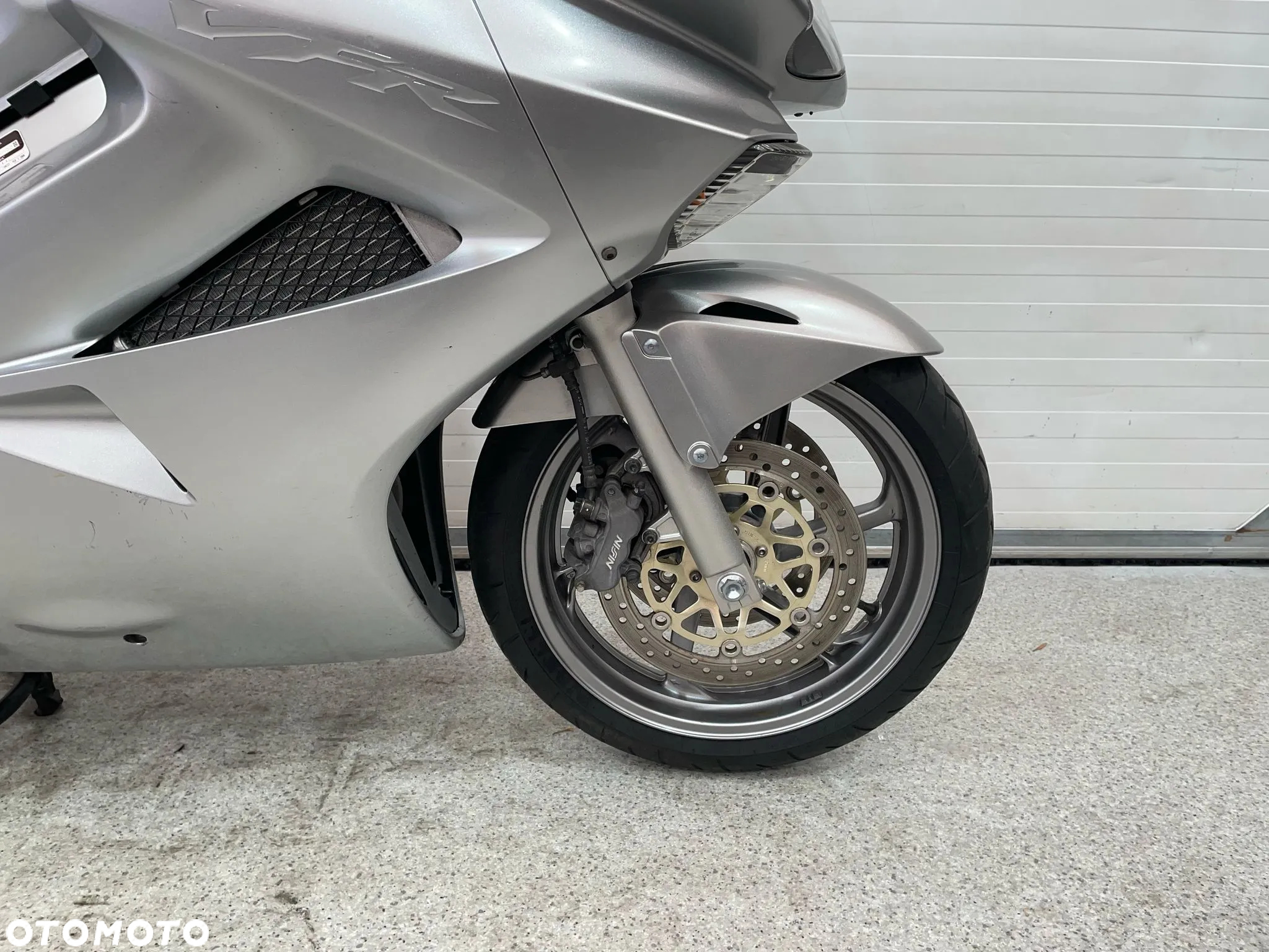 Honda VFR - 23