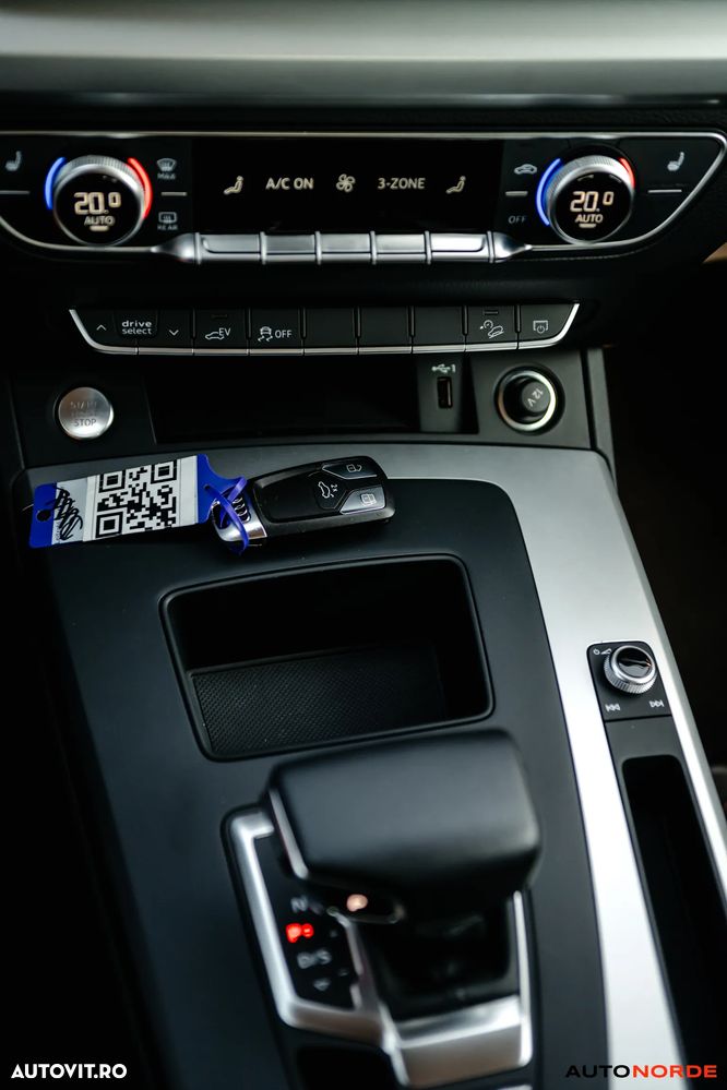 Audi Q5 50 TFSIe quattro S tronic S line - 28
