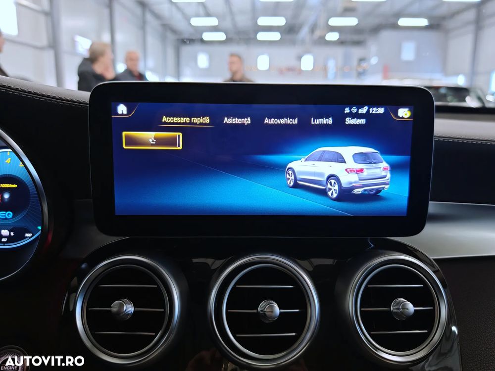 Mercedes-Benz GLC 300 e 4MATIC - 18