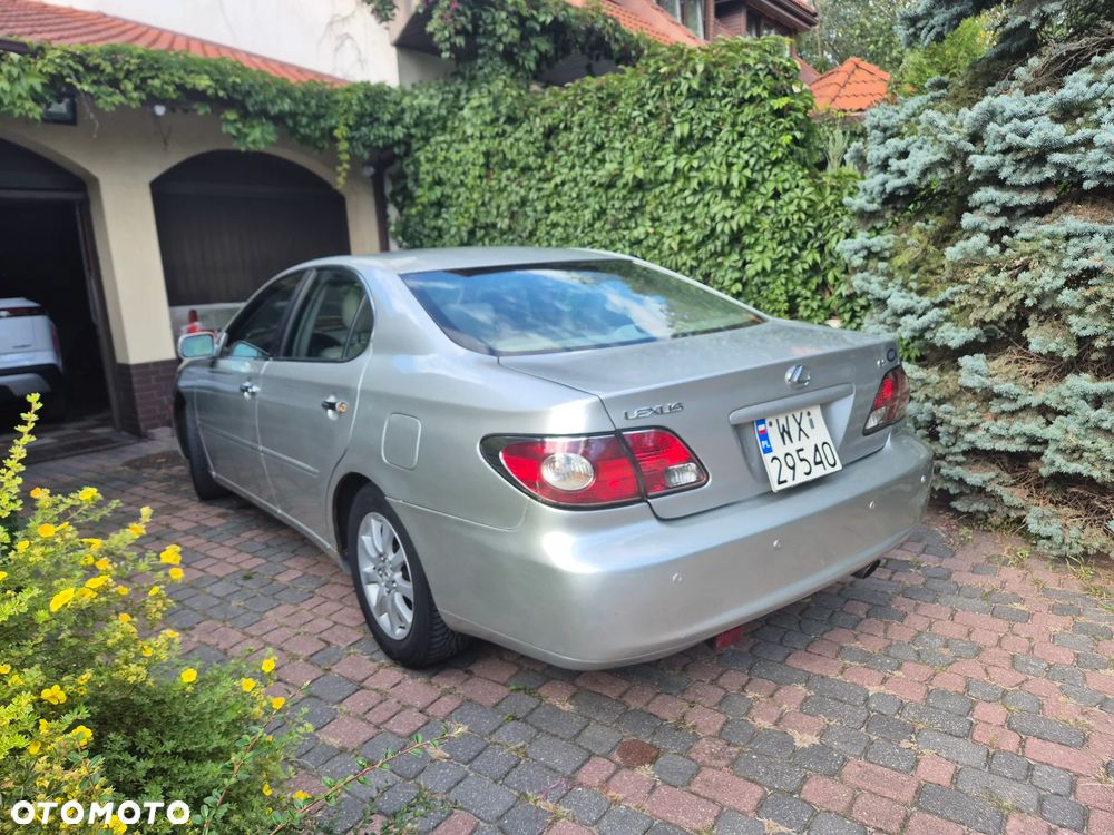Lexus ES Standard - 11
