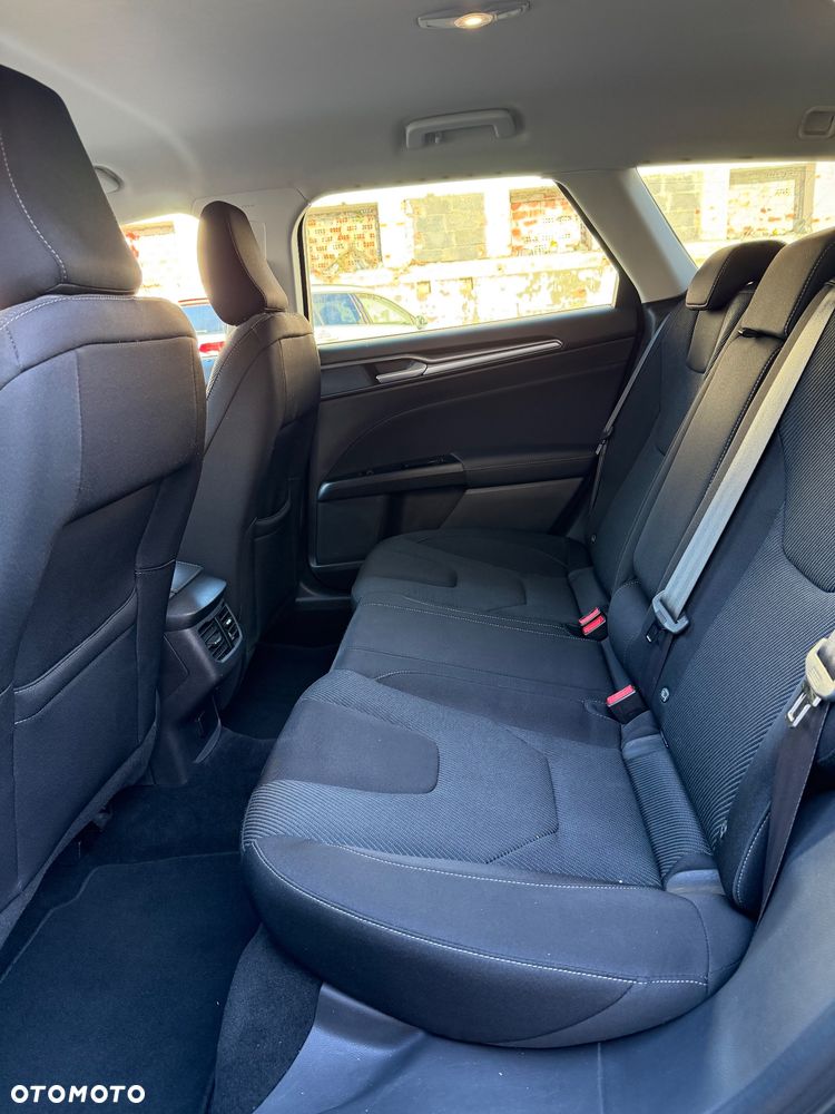 Ford Mondeo - 27