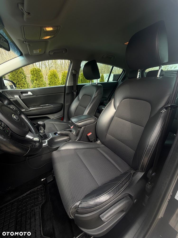 Kia Sportage 1.7 CRDI 2WD Dream-Team Edition - 9