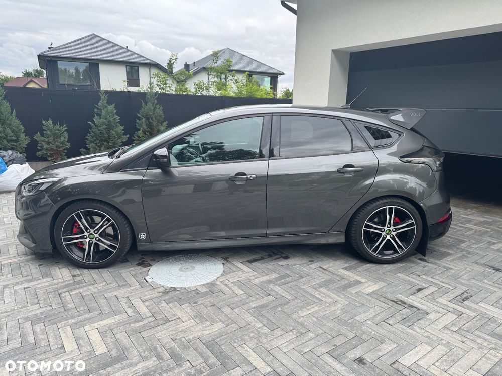Ford Focus ST - 8