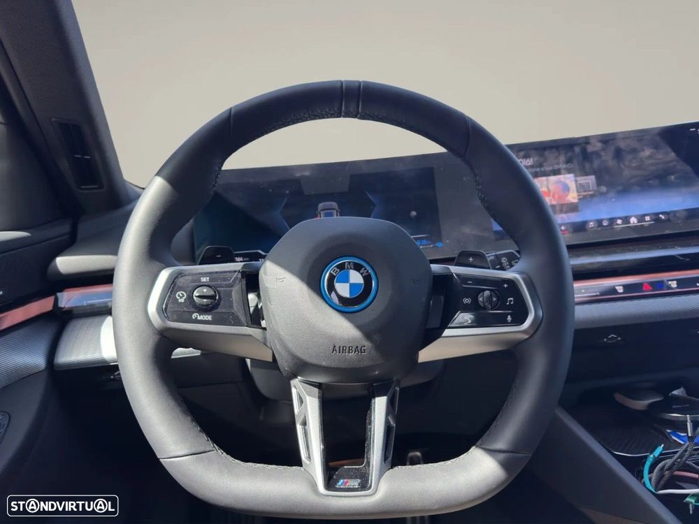 BMW 530 e Pack Desportivo M Pro - 13