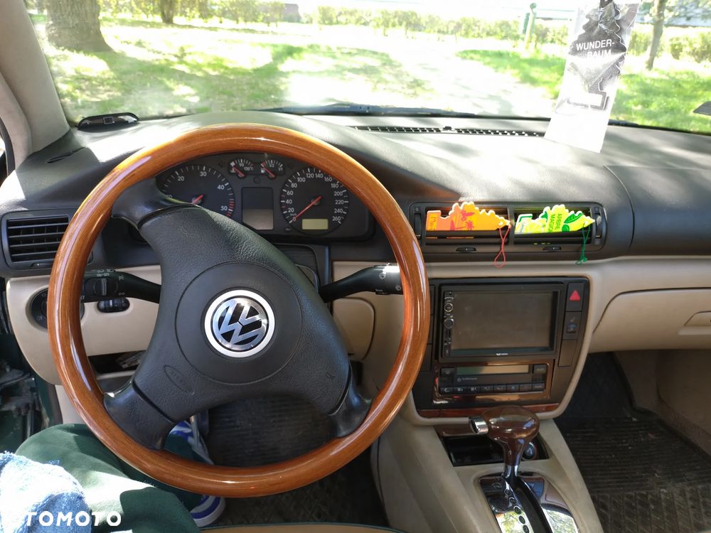Volkswagen Passat 1.9 TDI Highline - 9