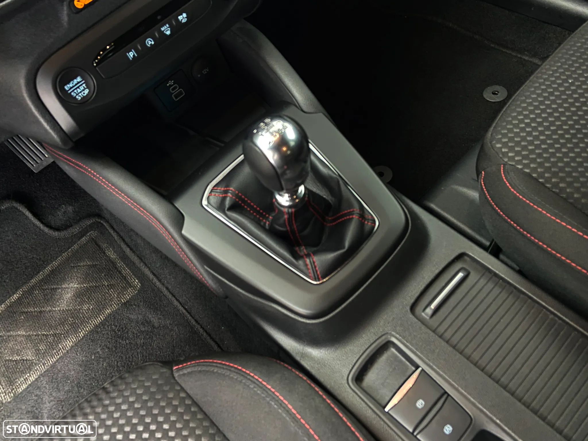 Ford Focus 1.0 EcoBoost MHEV ST-Line - 24