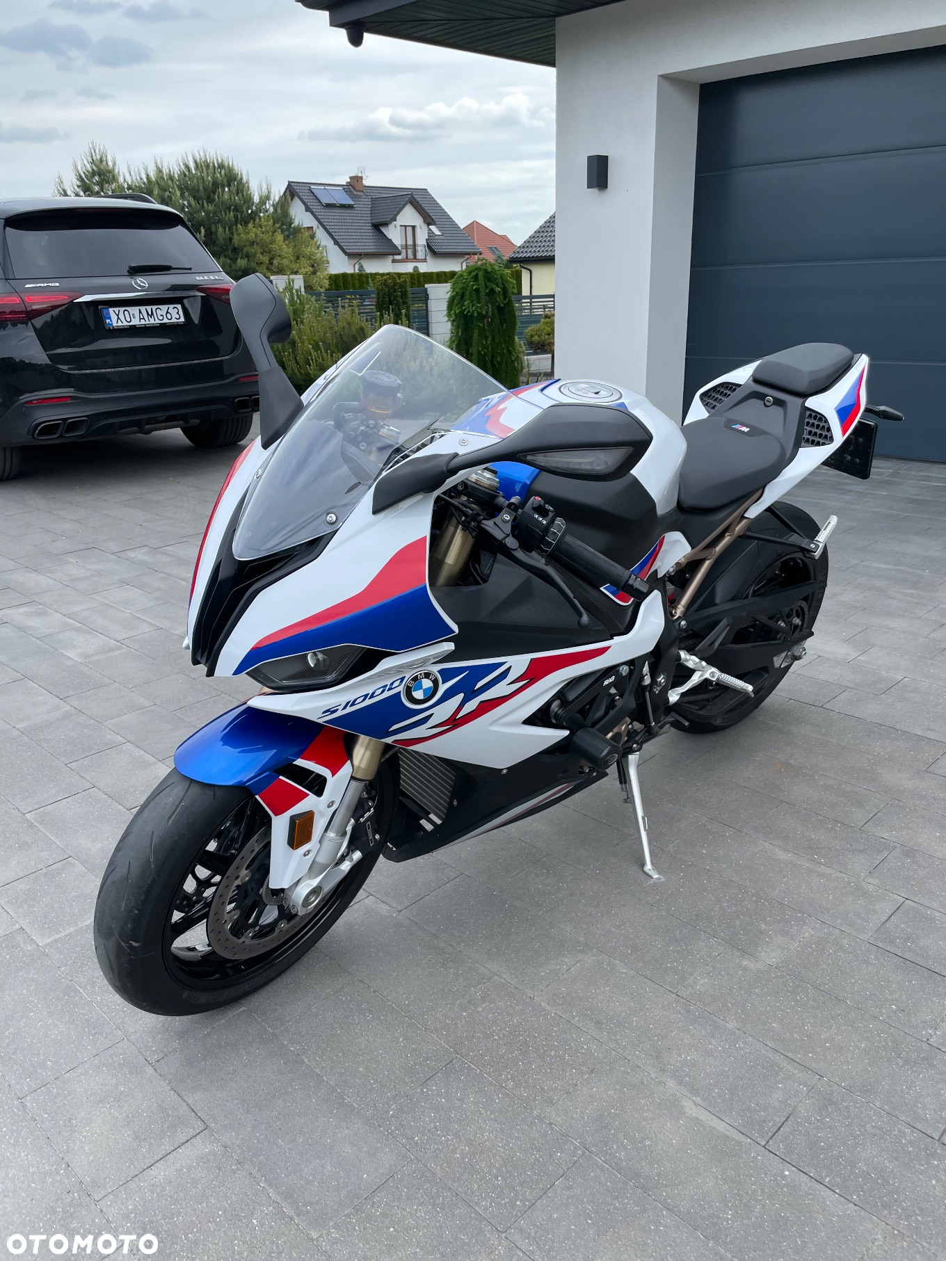 BMW S - 6