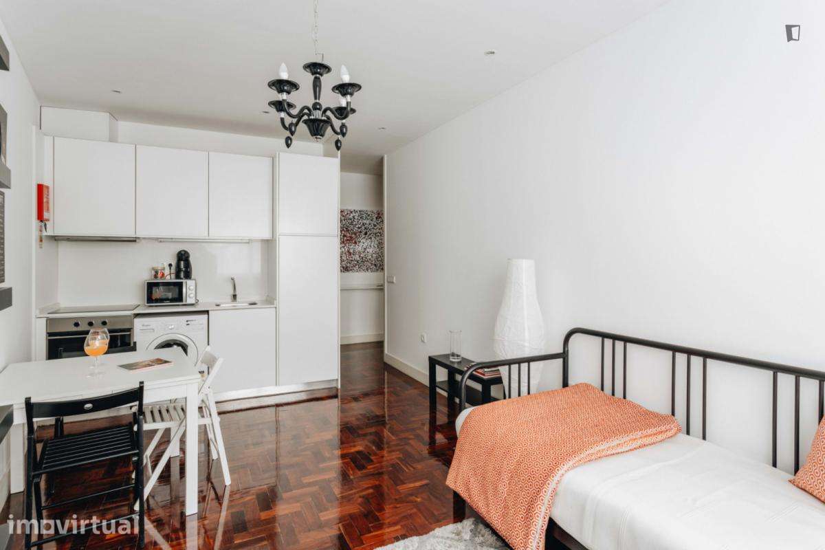 Apartamento com 1 quartos - localizado em Santo Ildefonso Porto - Grande imagem: 3/9