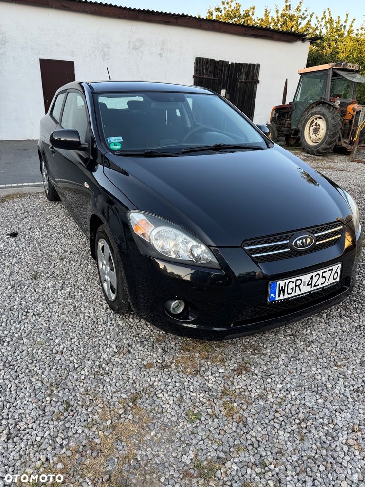 Kia Ceed 1.4 CVVT Attract - 1