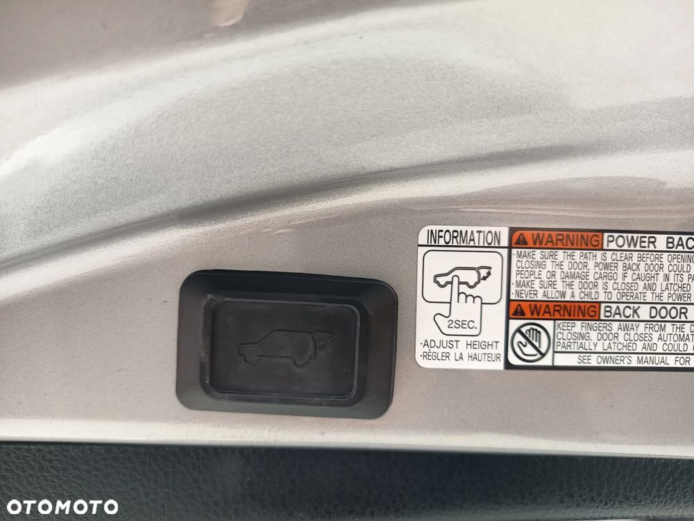 Toyota RAV4 Hybrid Premium 4x2 - 38