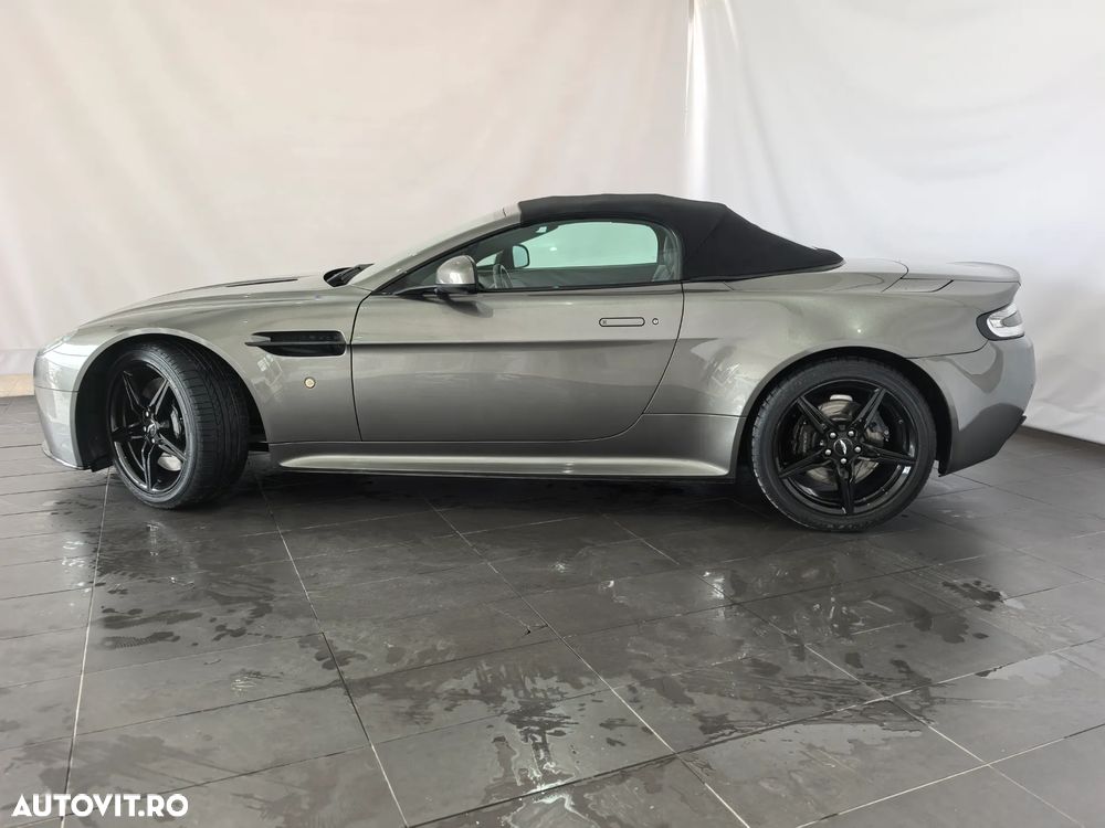 Aston Martin V8 Vantage S - 6