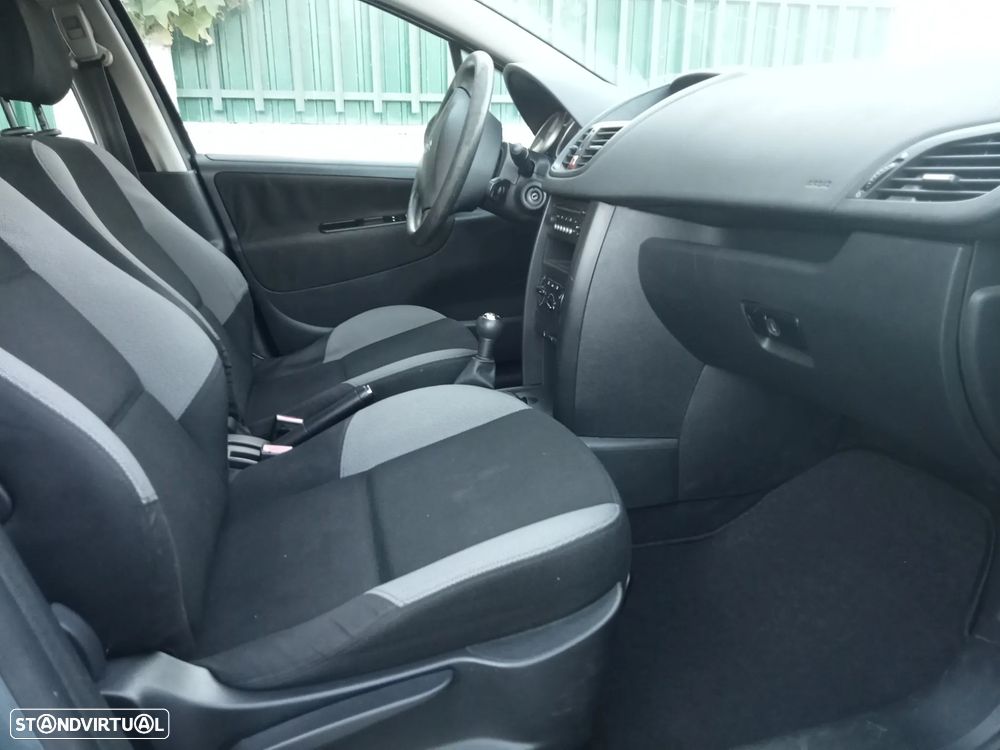 Peugeot 207 1.4 HDi Premium - 9