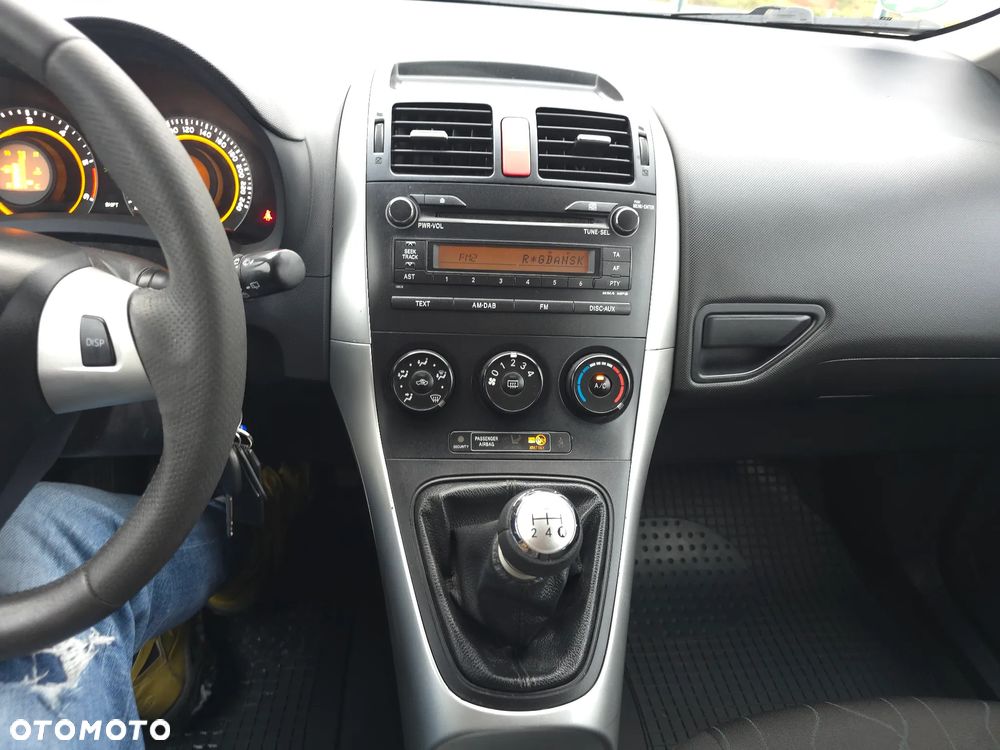 Toyota Auris 1.4 D-4D 2010 - 24