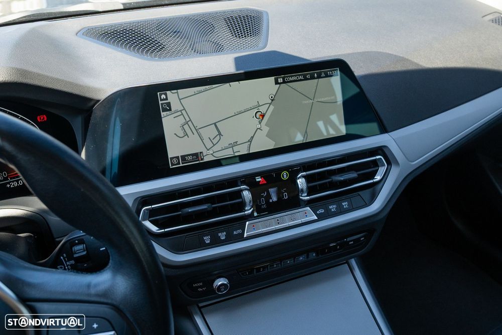 BMW 318 d Auto - 16