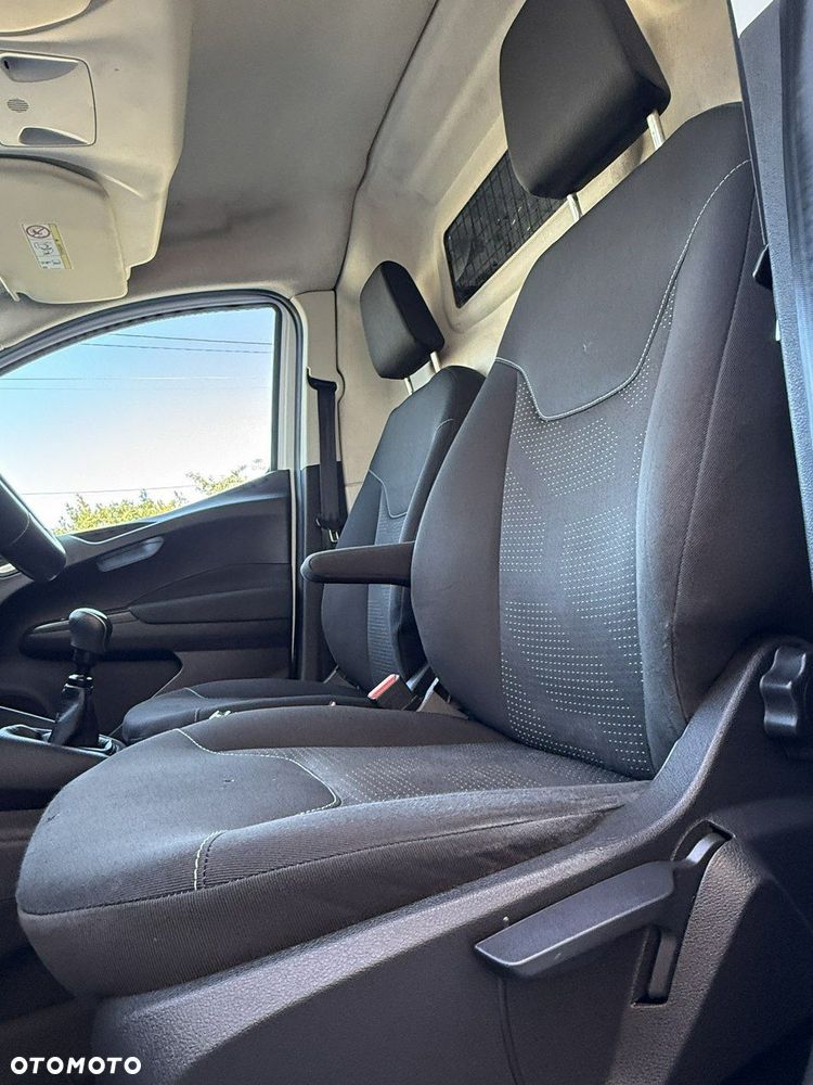 Ford Transit Courier - 16