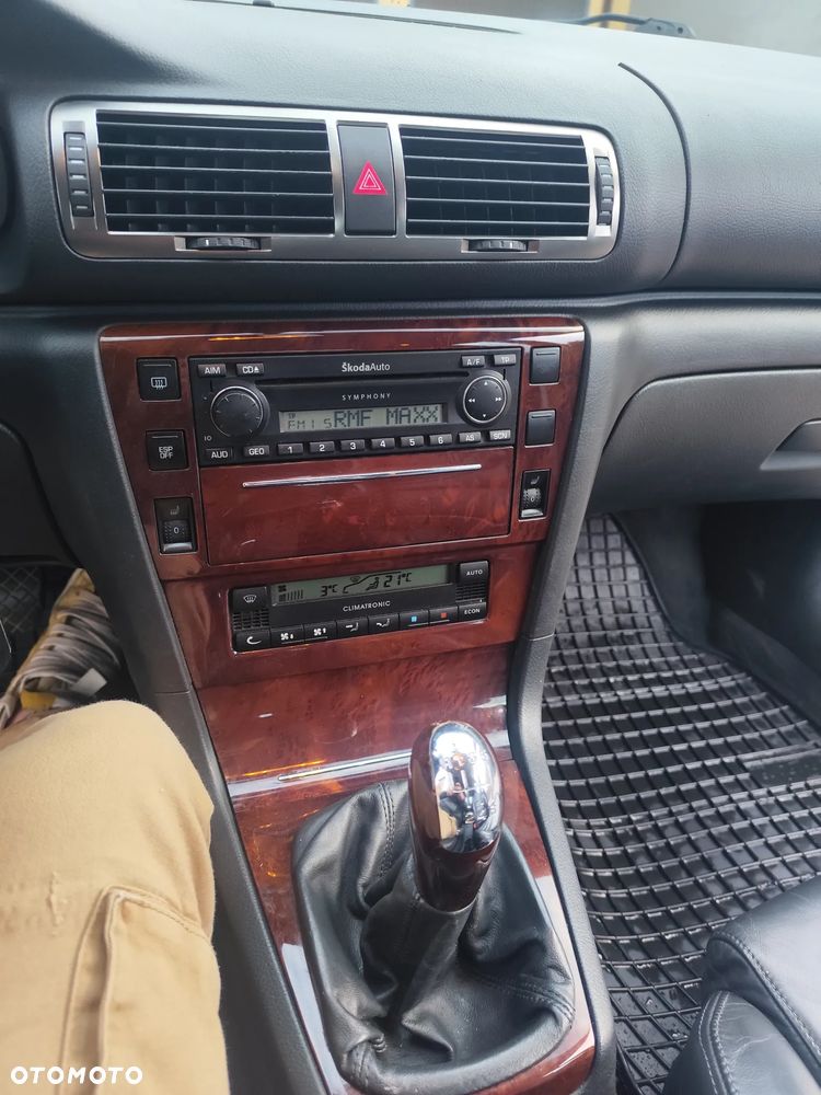 Skoda Superb 2.0 TDI DPF Elegance - 15