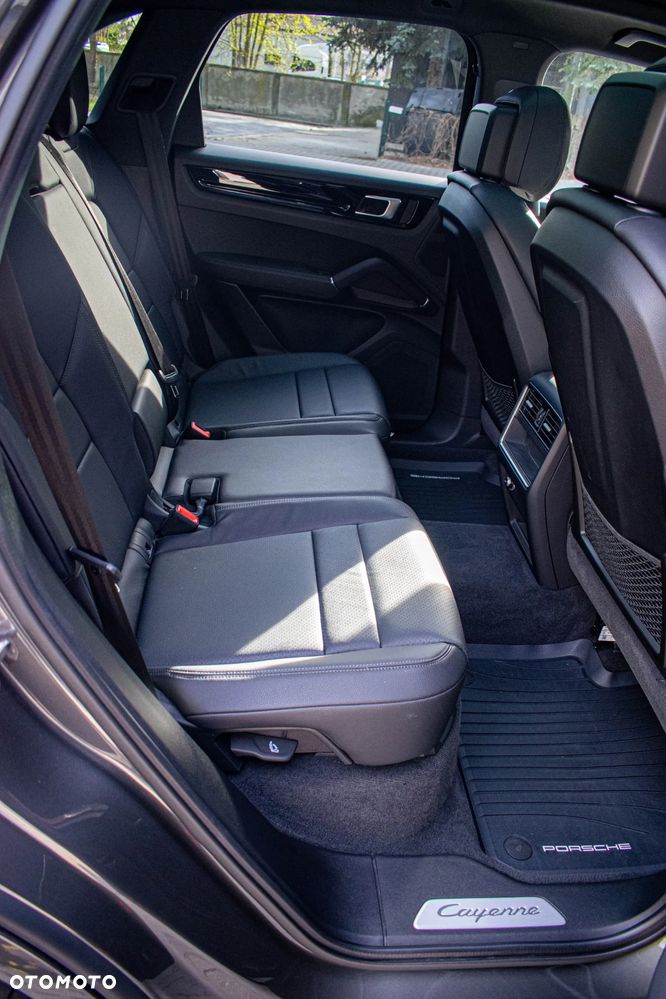 Porsche Cayenne Standard - 27