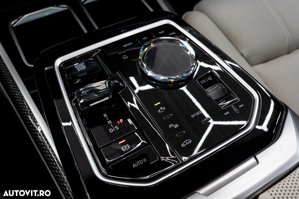 BMW Seria 7 750e xDrive AT PHEV - 37