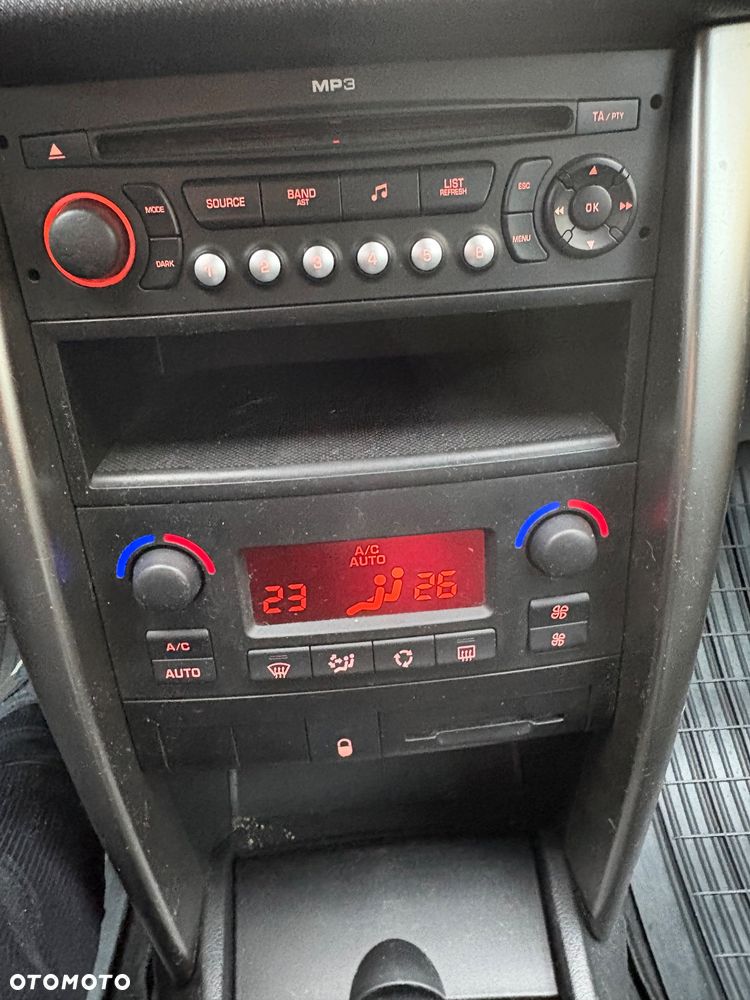 Peugeot 207 90 HDi FAP (Blue Lion) Urban Move - 15