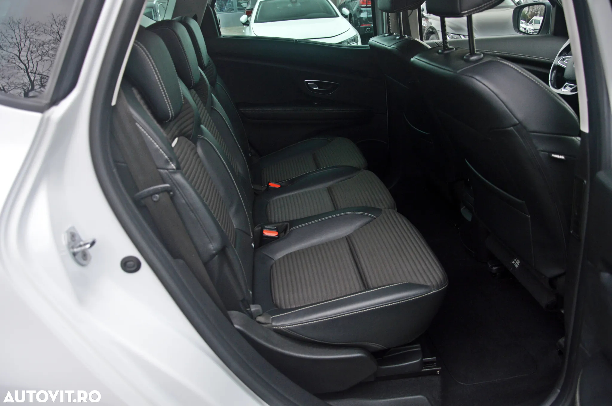 Renault Scenic BLUE dCi 120 EDC BOSE EDITION - 24