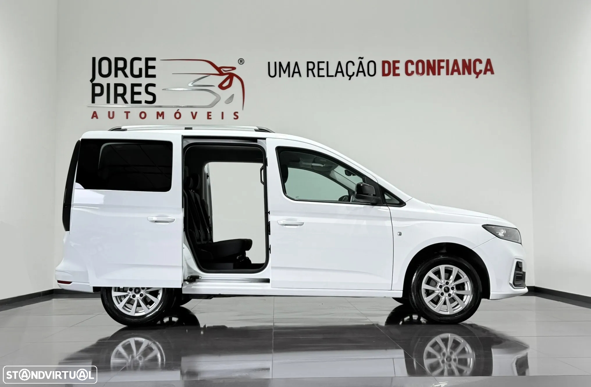 Ford Tourneo Connect 2.0 TDCi Titanium - 3