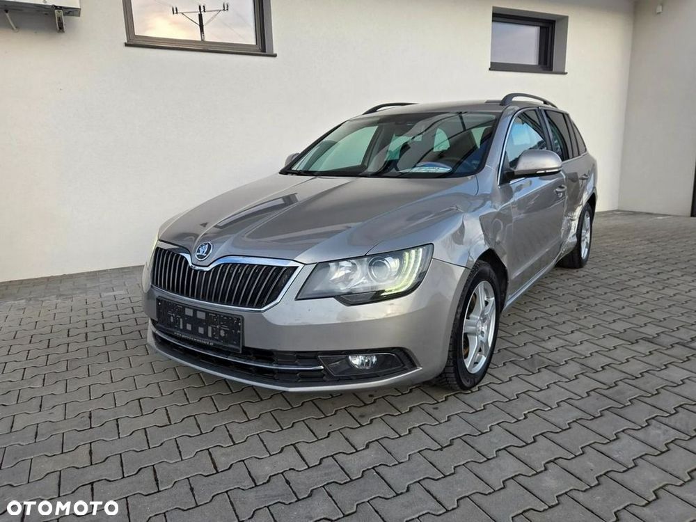 Skoda Superb 2014 photo 2