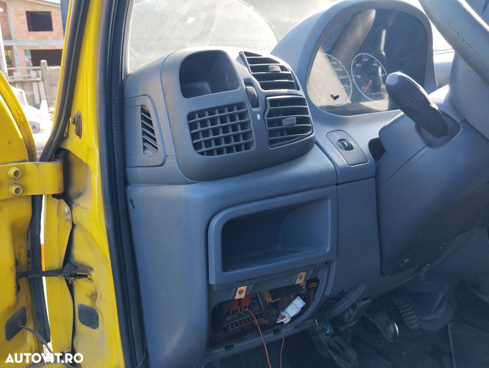 Dezmembrari  Peugeot Boxer (244)  2001  > 2006 2.2 HDi Motorina - 4