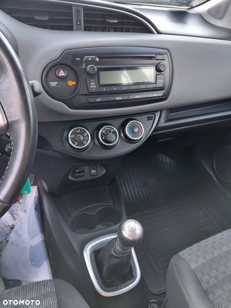 Toyota Yaris 1.33 Active EU6 - 12