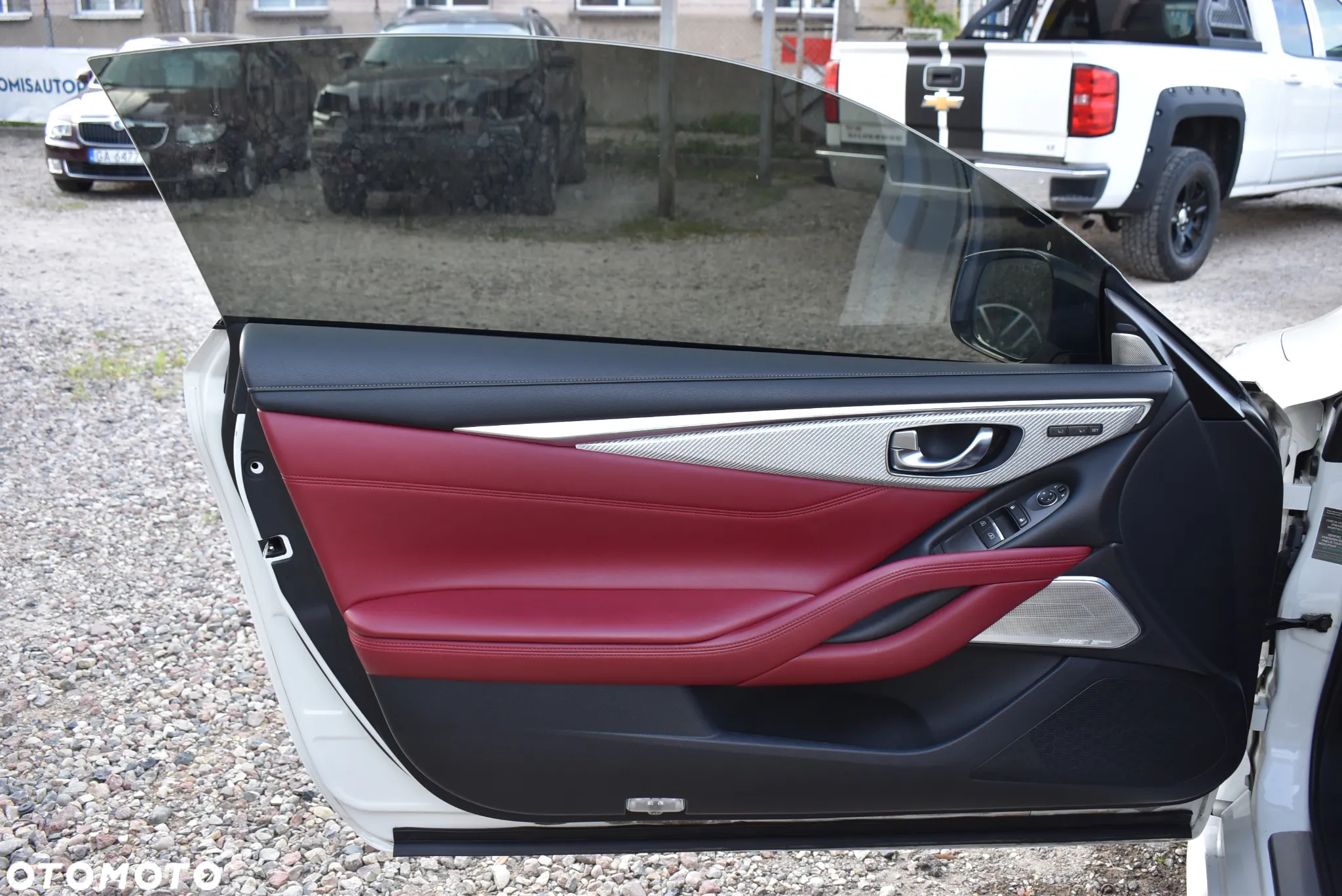 Infiniti Q60 - 9