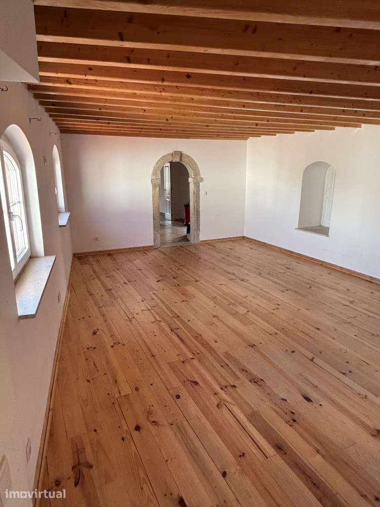 T4 com 230m², pronto a habitar - Grande imagem: 2/19