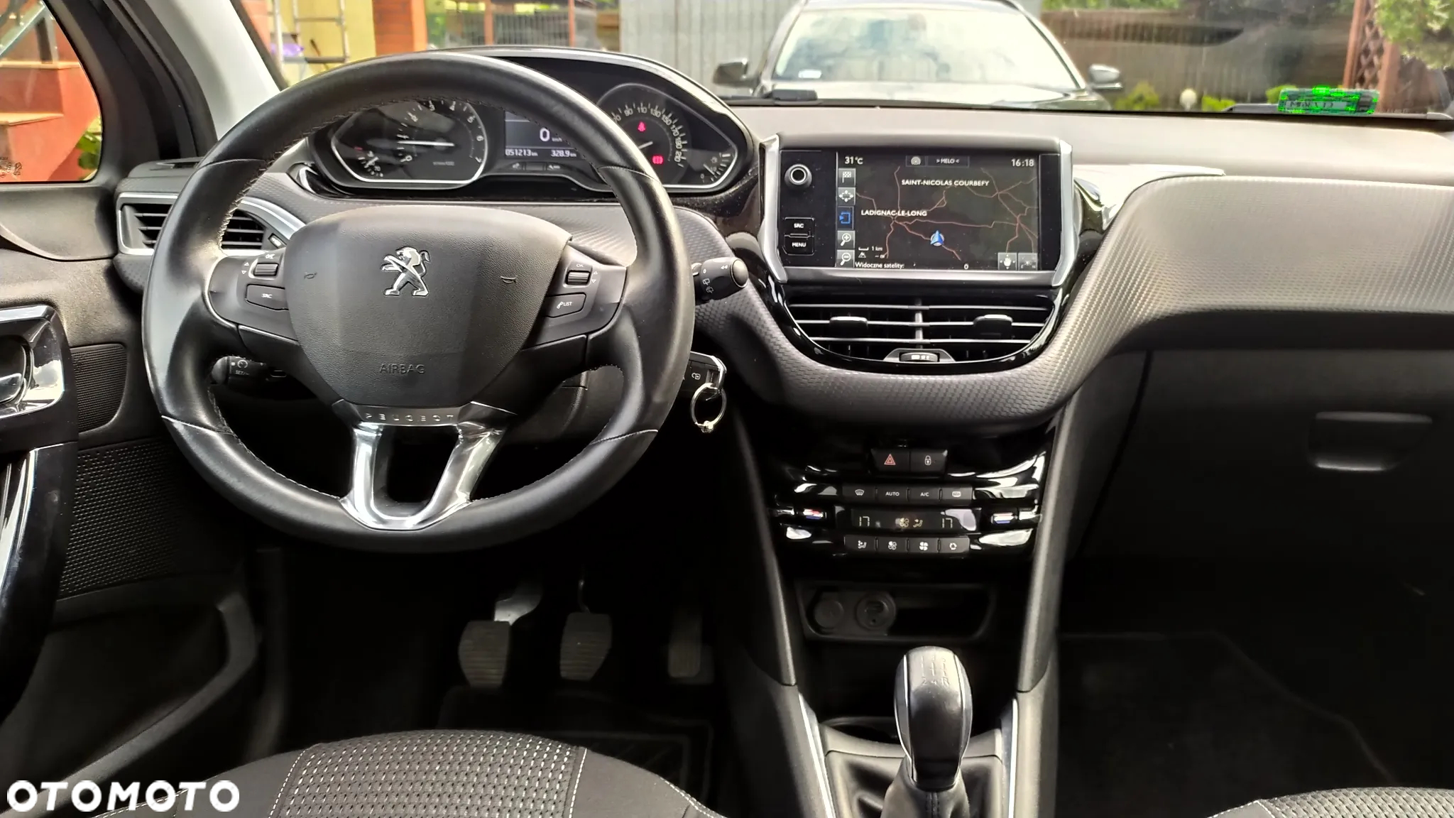 Peugeot 208 1.2 PureTech GPF Allure S&S - 6
