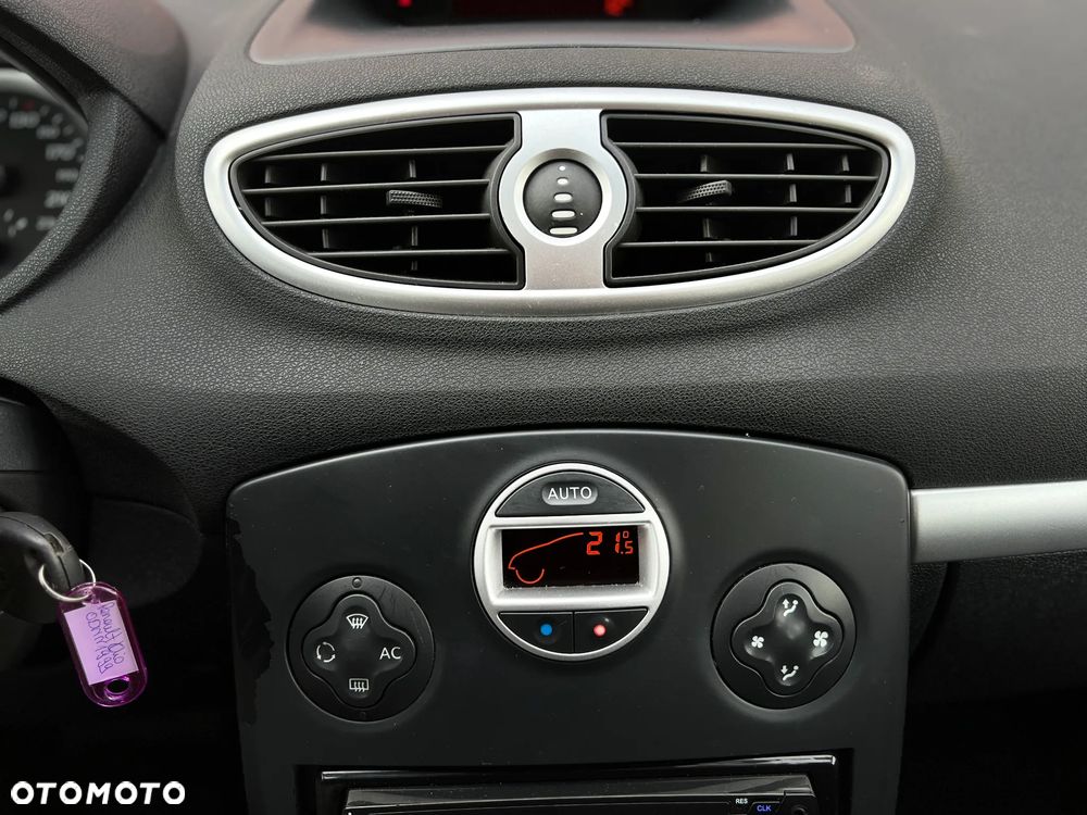 Renault Clio - 24