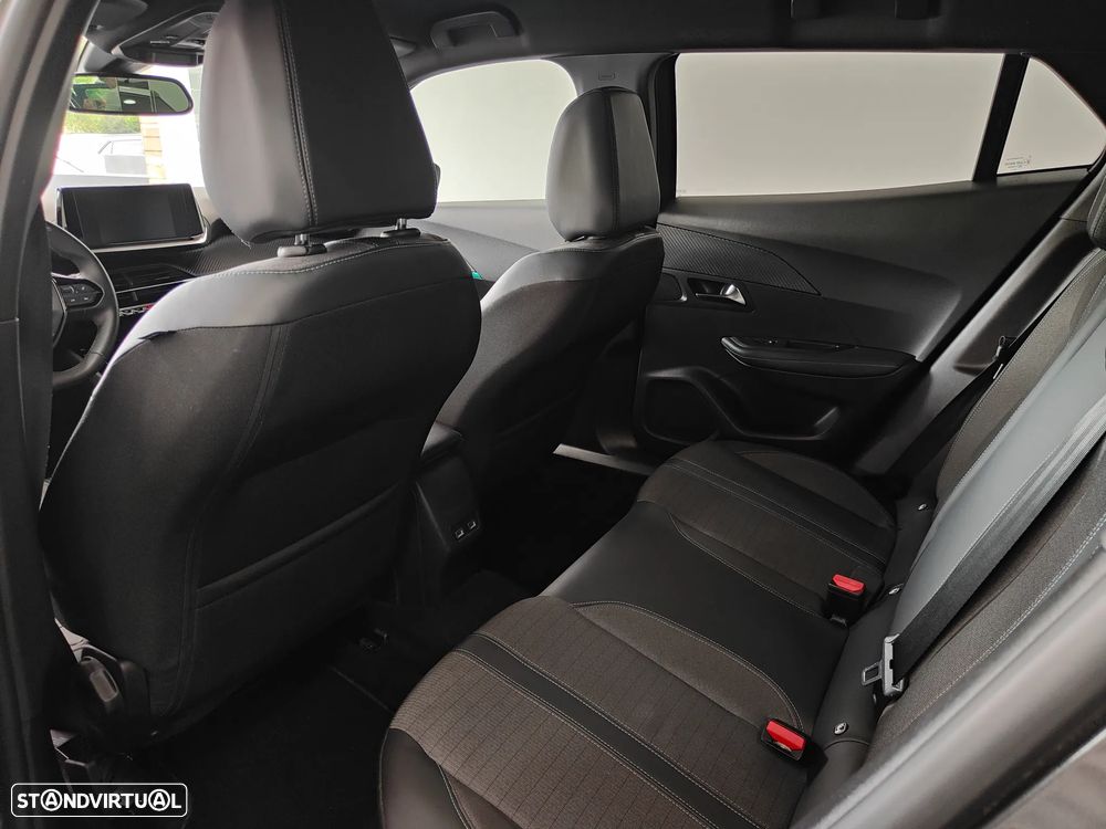 Peugeot 2008 1.2 PureTech Allure - 34