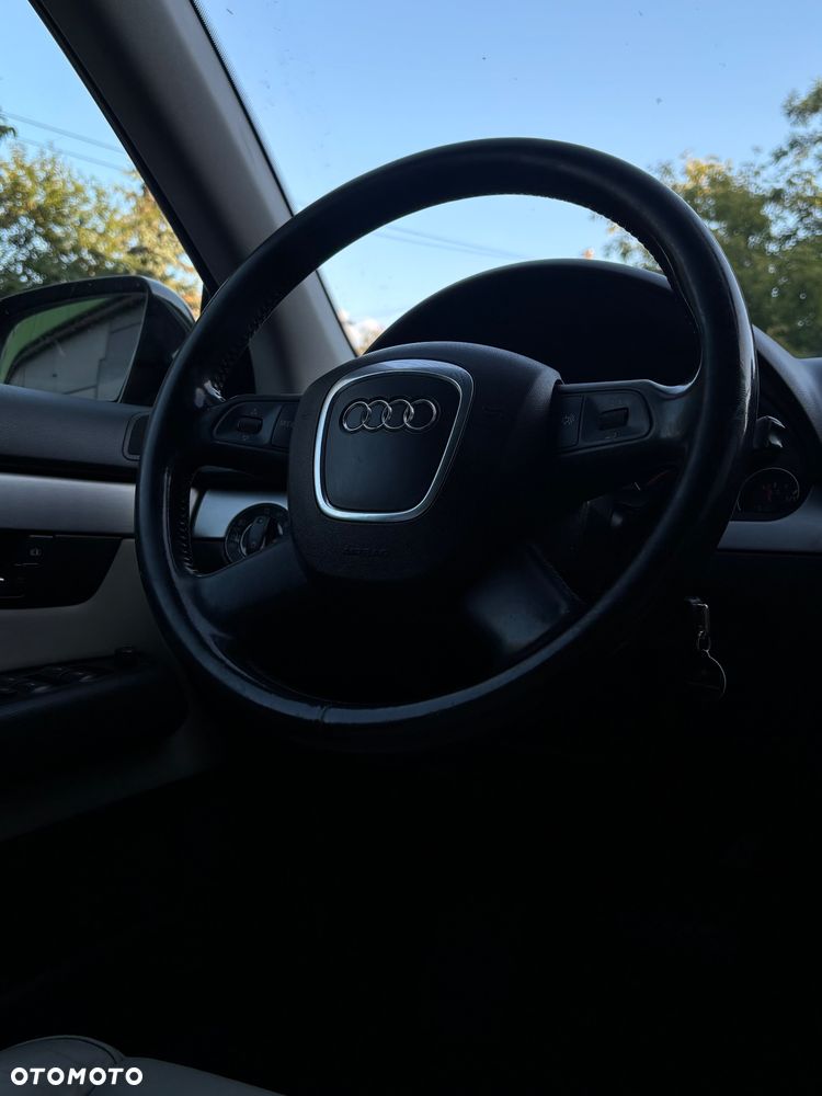 Audi A4 Limousine - 7
