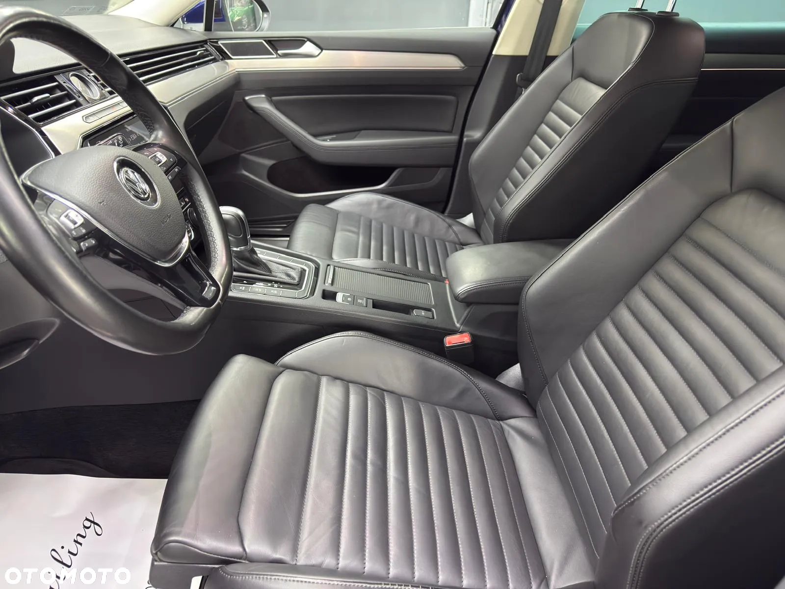 Volkswagen Passat Variant 2.0 TDI SCR DSG Highline - 27