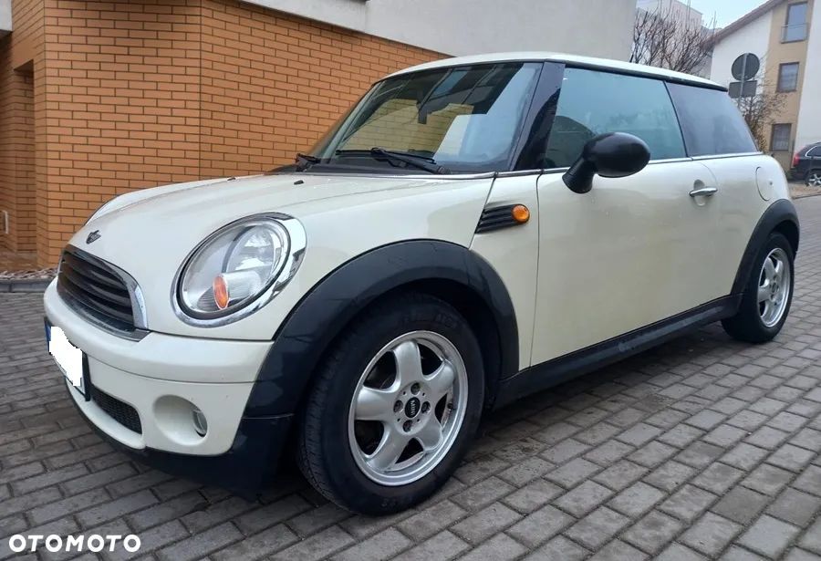 MINI Cooper Standard - 1