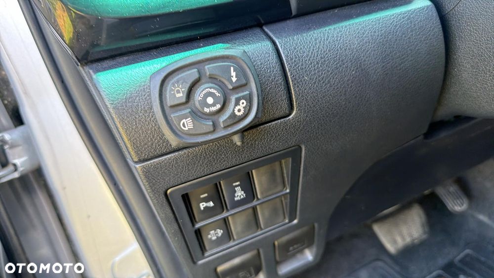 Toyota Hilux - 22