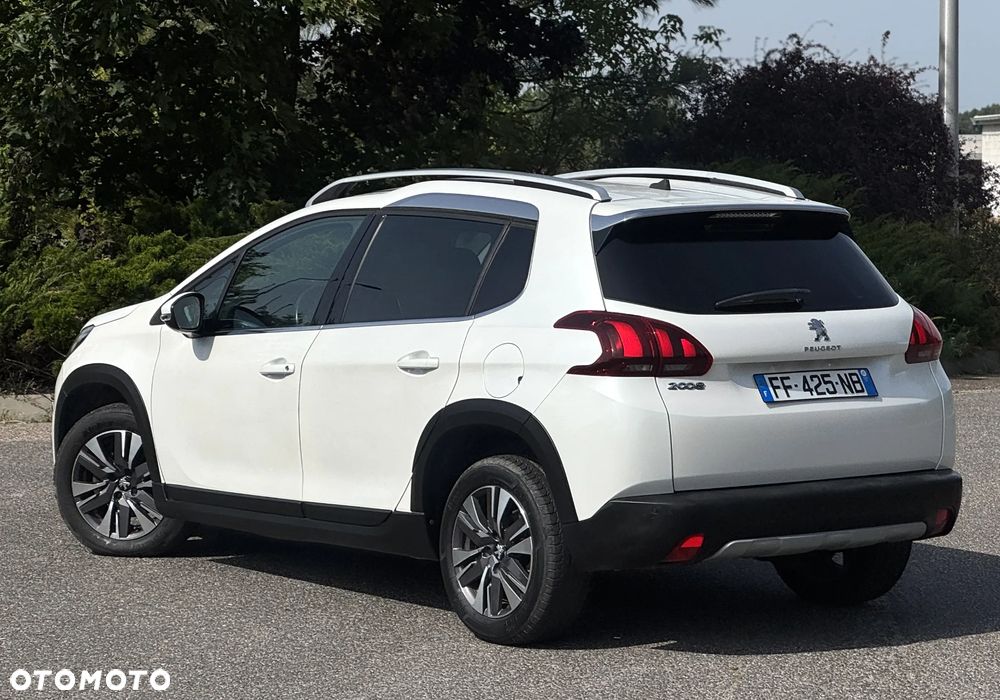 Peugeot 2008 PureTech 110 GPF Stop&Start EAT6 Allure - 4