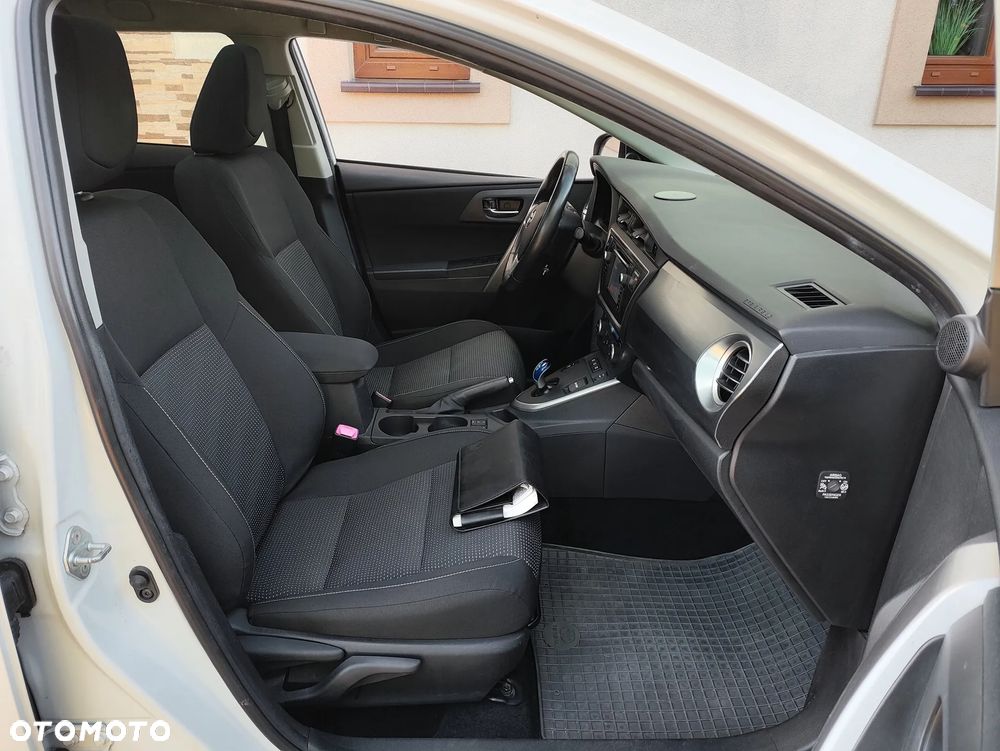 Toyota Auris 1.8 VVT-i Automatik Edition - 19