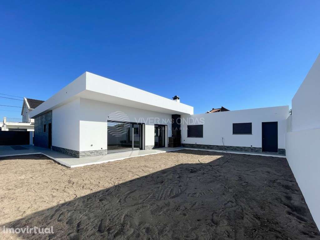 Moradia T4 Térrea | 2 Suítes | Espaço para Piscina | Fernão Ferro - Grande imagem: 2/28