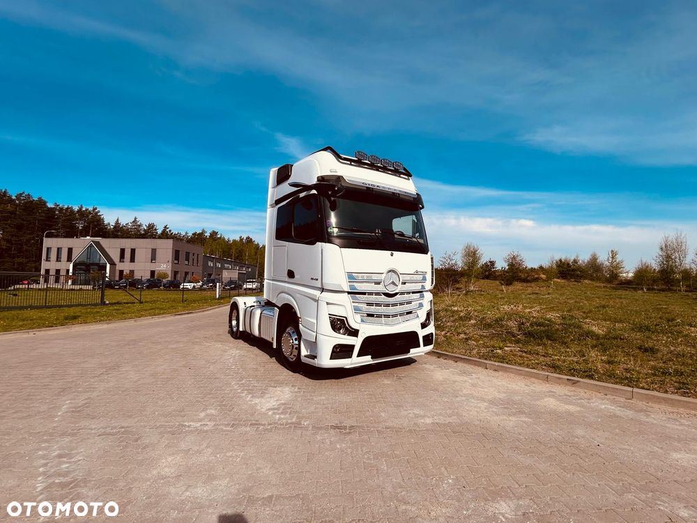 Mercedes-Benz Actros - 4