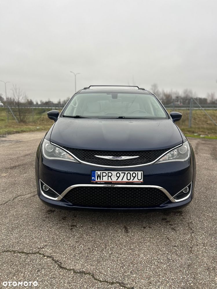 Chrysler Pacifica - 10