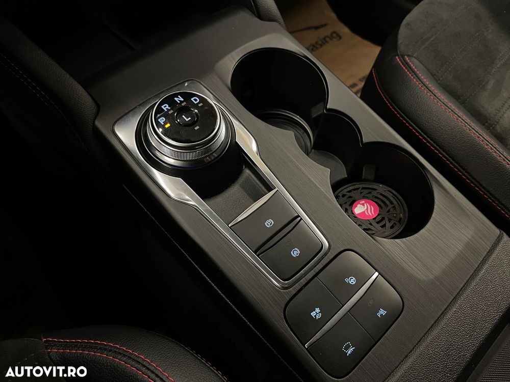 Ford Kuga 2.5 Duratec FHEV AWD ST Line X - 32