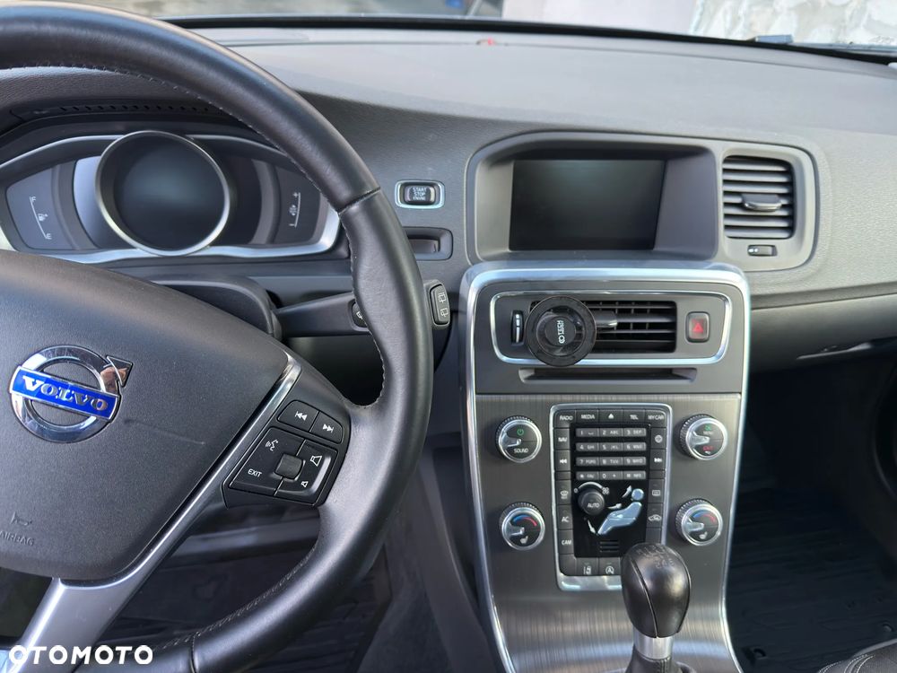 Volvo V60 T3 Momentum - 6