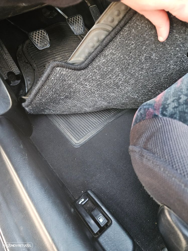 Honda Civic 1.6 VTi - 21